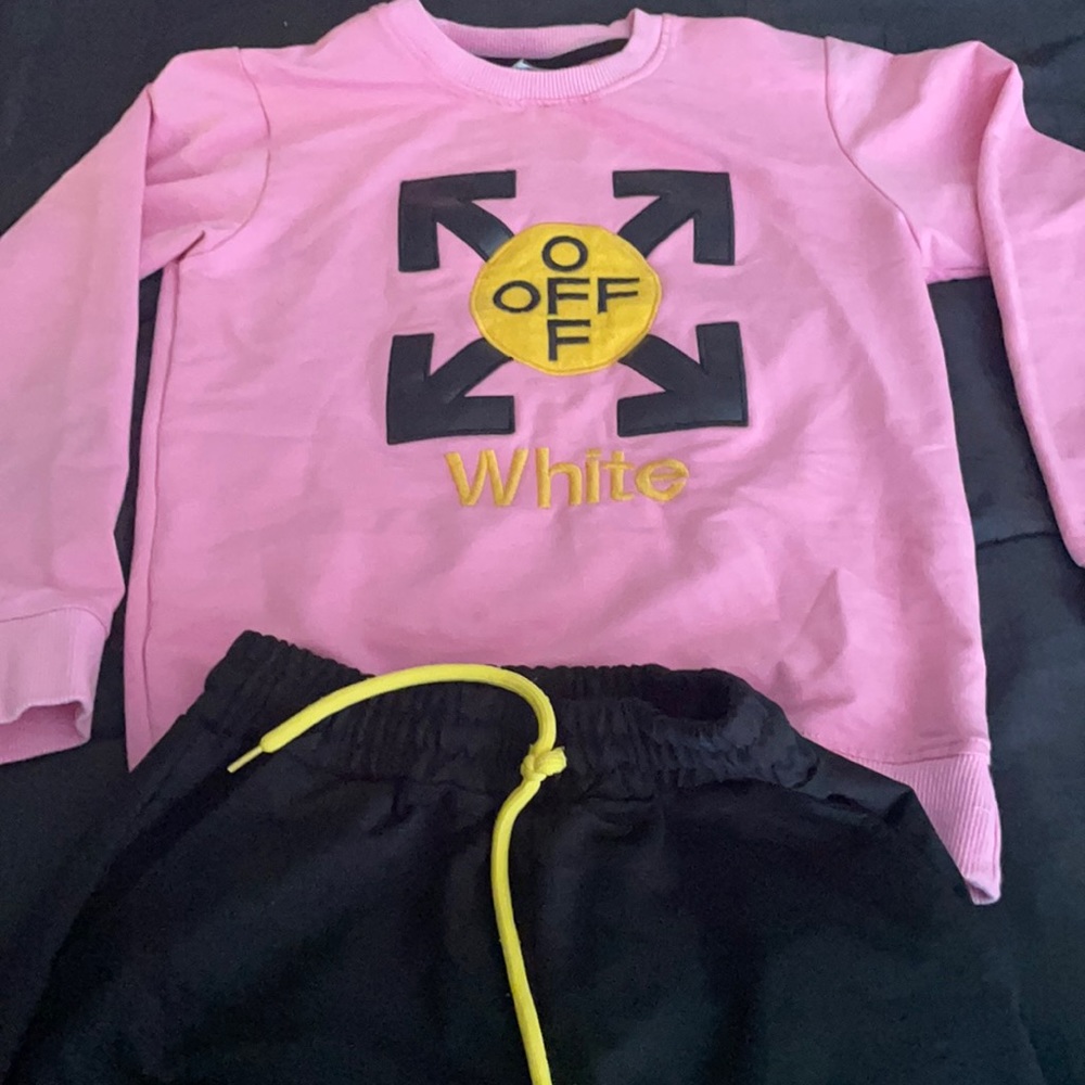 Kids Pink “Off White” set . Size says 11-12 but runssmall so thesize is like 7-8